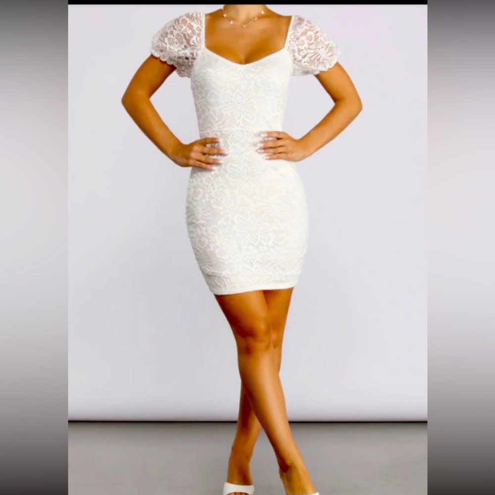 Windsor size medium ivory white short poof sleeves short lace mini dress NWT